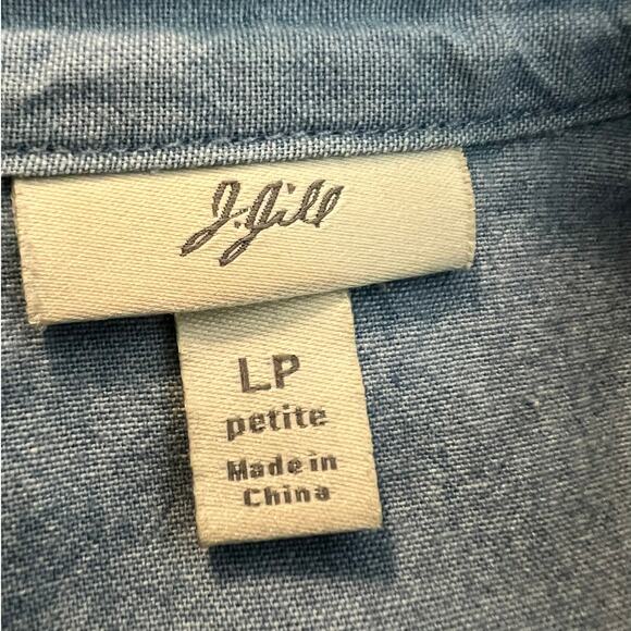 J Jill Women's Denim Blouse with Cloth Buttons on Front and Cuffs Size LP - Picture 5 of 7